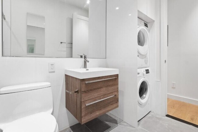 Building Photo - 2 bedroom in New York NY 10011