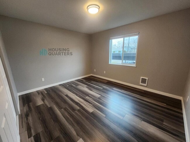 Building Photo - 12421 E Riverside Ave