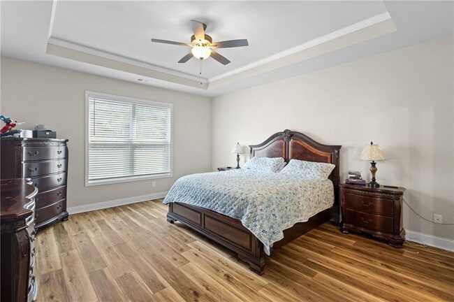 Building Photo - 2121 Charmond Dr