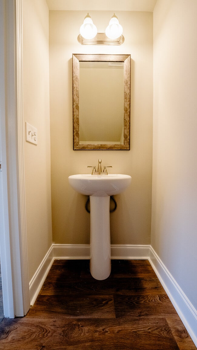 Building Photo - BRAND NEW 2 bedroom, 1.5 bathroom duplex i...