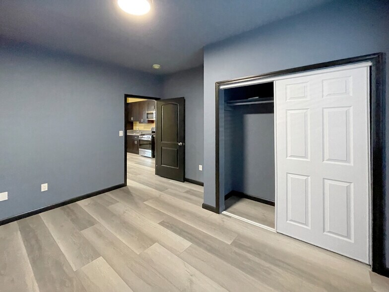 Building Photo - 13548 Glamis St