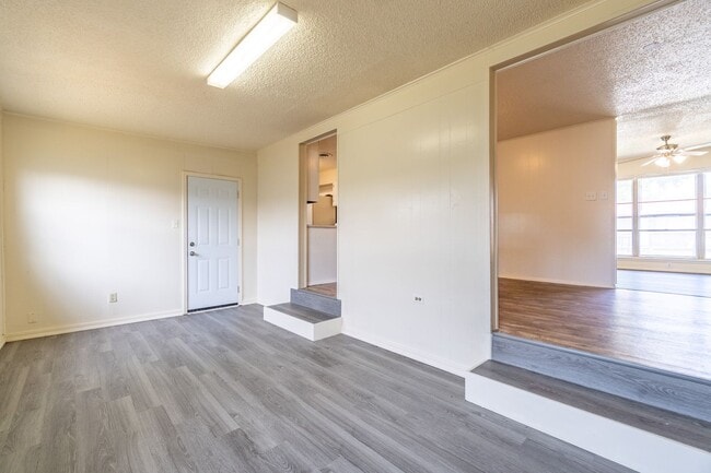 Building Photo - 8022 US-271