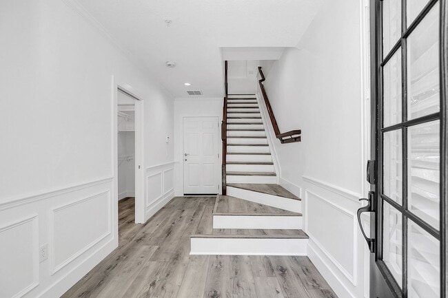 Building Photo - 1579 Chatfield Pl