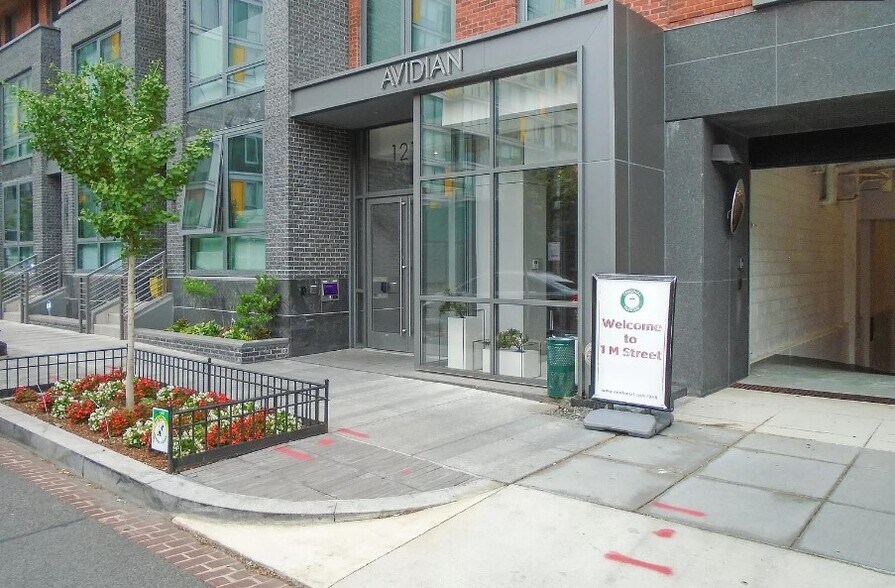 Building Photo - 1211 Van St SE