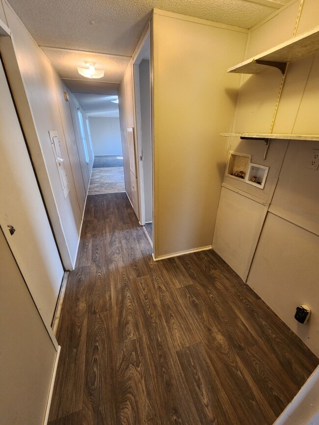 Building Photo - 9513 Hausmond Way