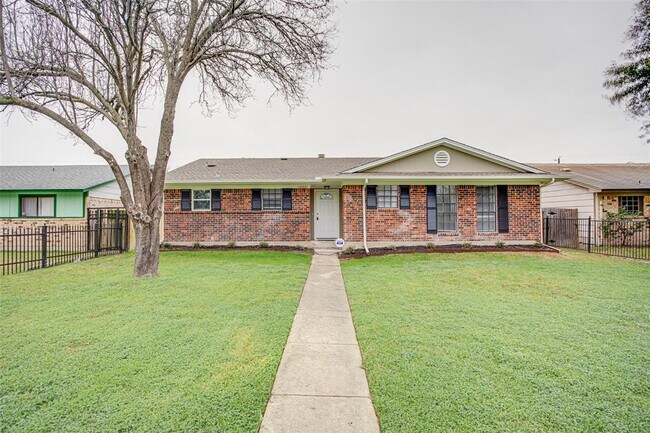 Building Photo - 10541 Cradlerock Dr