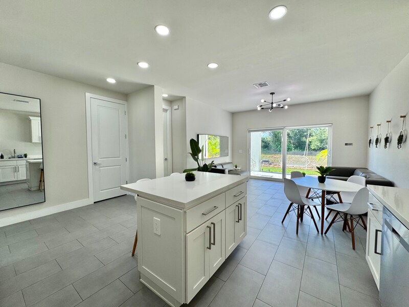 Building Photo - 2504 Leda Ave S