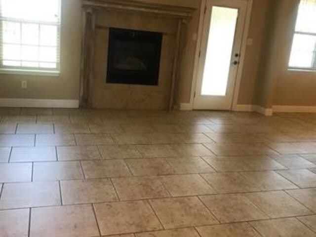 Building Photo - 23 NE Summerwood Dr
