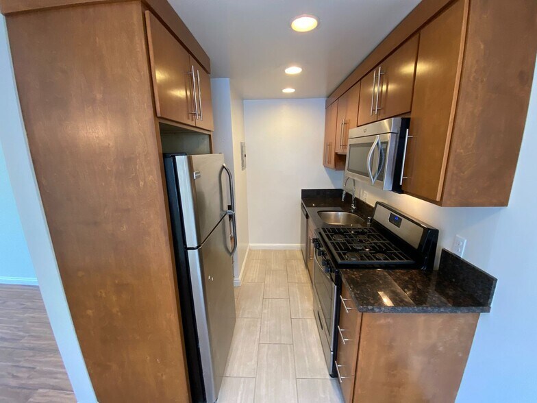Building Photo - 3538 Keystone Av