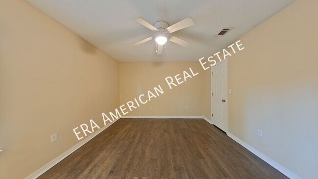 Building Photo - 2455 Starmount Dr