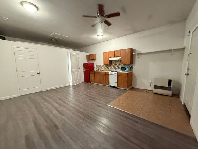 Building Photo - 2426 Burtis Ave