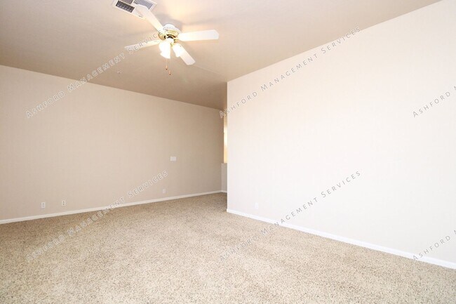 Building Photo - BEAUTIFUL 4 BEDROOM + LOFT ON CULDESAC WITH POOL/SPA