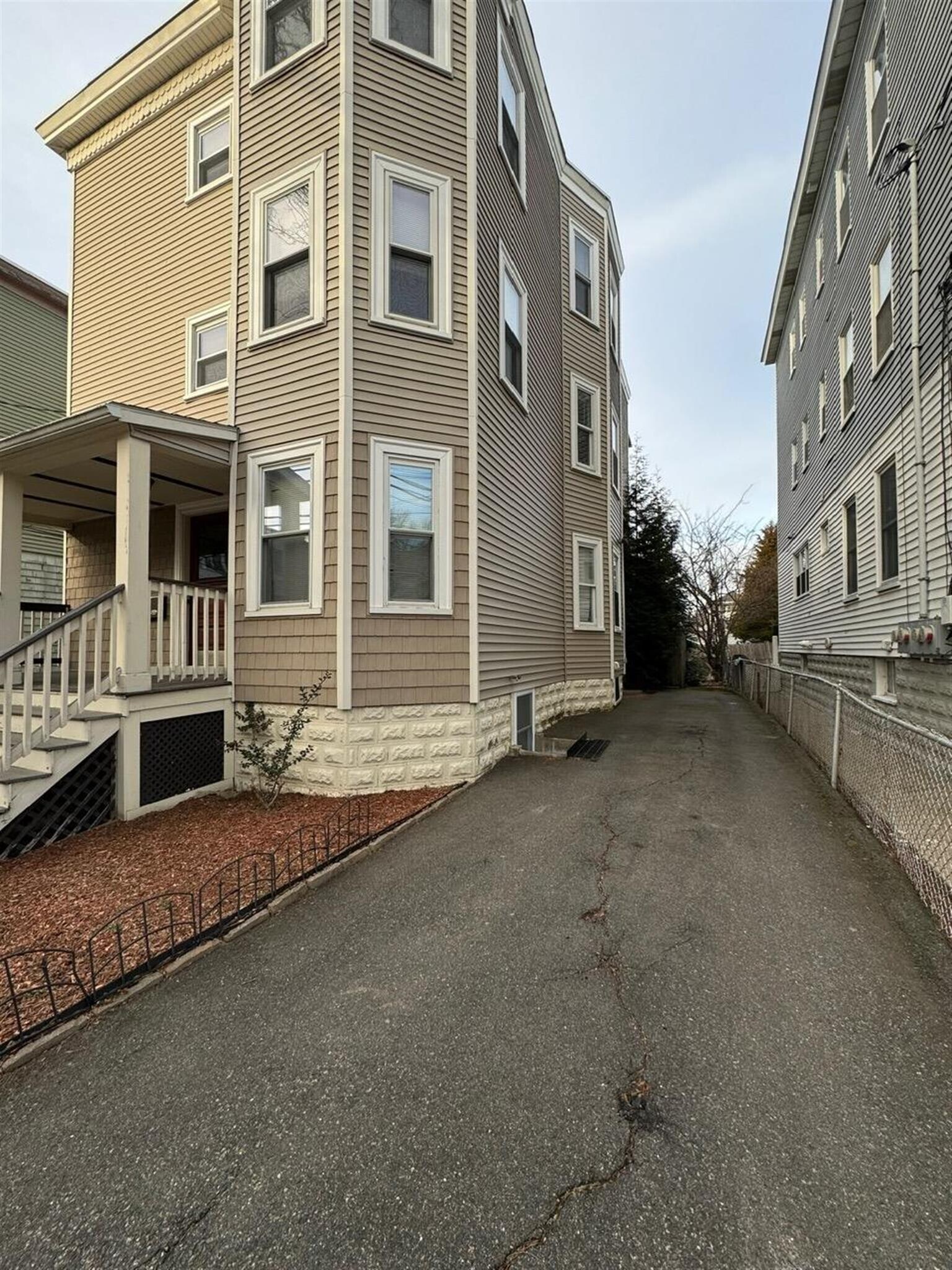 Building Photo - 65 Conwell Ave