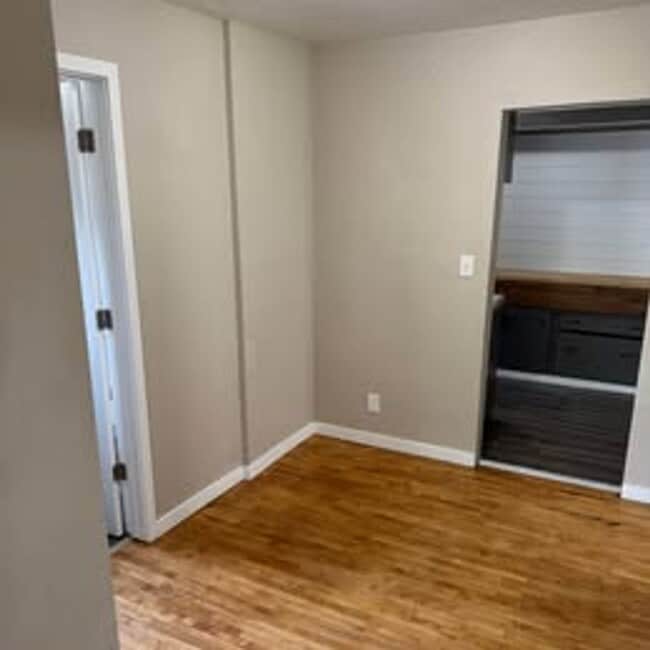 Building Photo - 2 Bedroom House for Rent