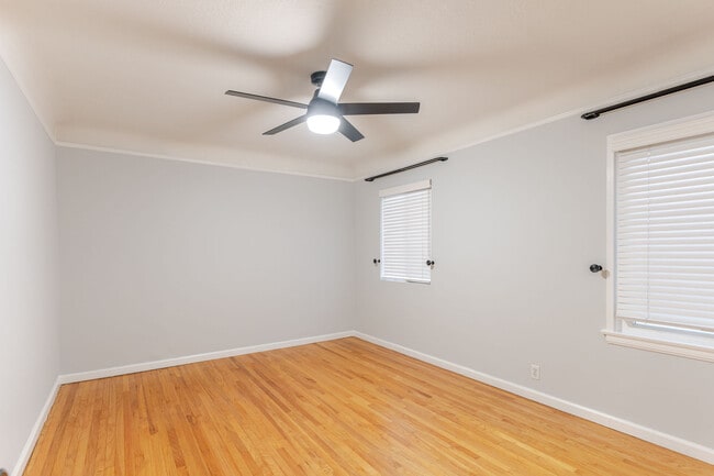 Building Photo - 640 E Valencia Ave