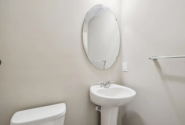 Building Photo - 6636 Hinterland Trl S