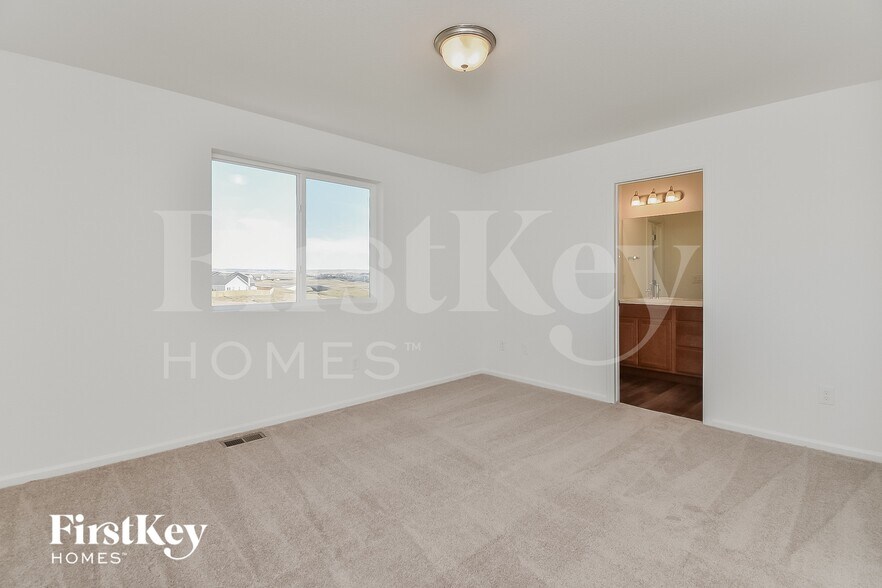 Building Photo - 10610 Luneth Dr