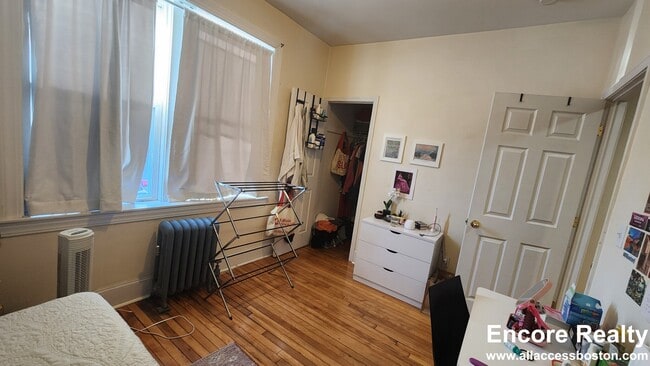 Building Photo - 66 Egmont St