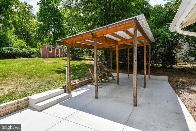 Building Photo - 5523 Halwis St