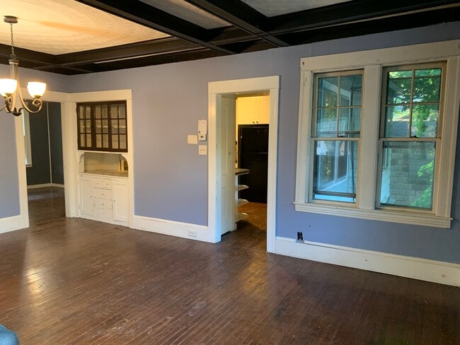 Building Photo - 929 Pleasant St