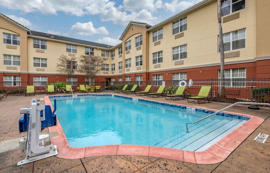 Building Photo - Furnished Studio-Orlando - Southpark - Com...