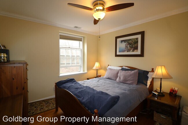 Building Photo - 2 br, 1 bath House - 3800 39th Street NW #...