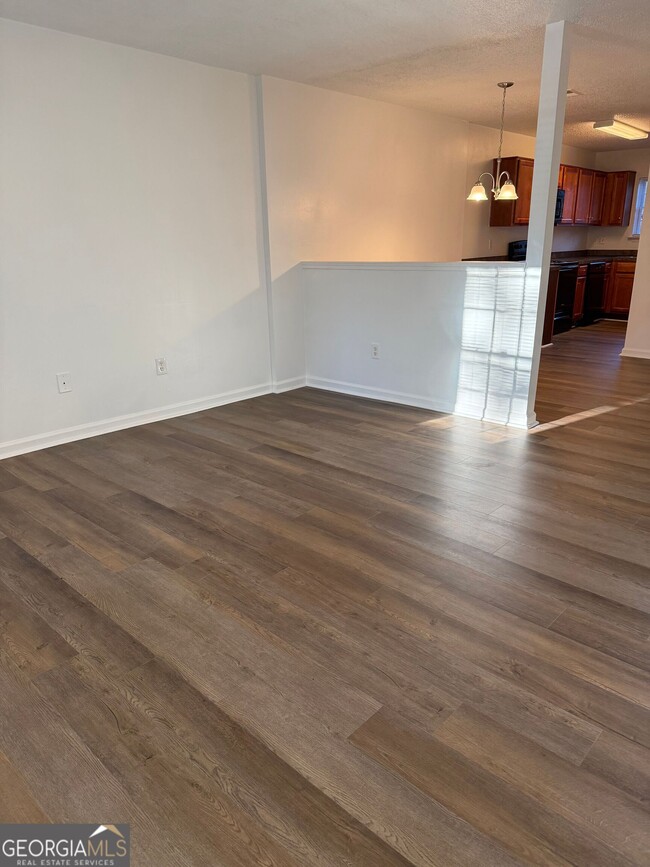 Building Photo - 132 Saine Dr SW