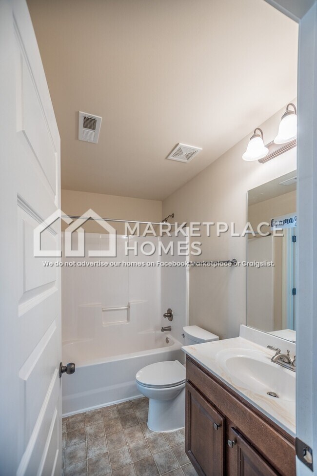 Building Photo - 3333 Grove Landing Cir