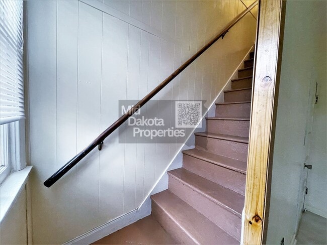 Building Photo - 617 E Hanson- 2 bedroom, 2 bathroom house