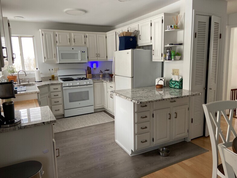 Building Photo - 4 McKendry Ct