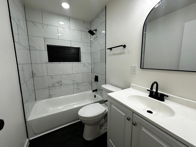 Building Photo - 1712 Brake Dr