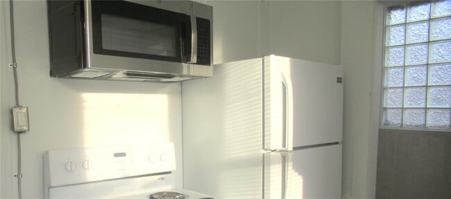 Building Photo - 730 4th Ave N