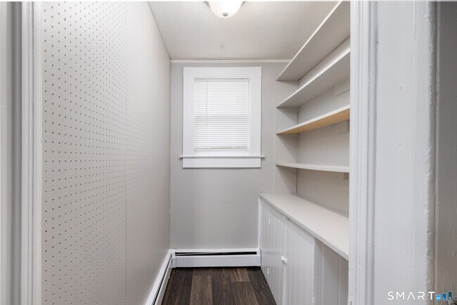 Building Photo - 199 Migeon Ave