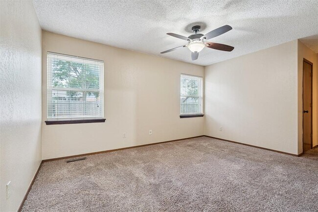 Building Photo - 16404 Del Mar Dr
