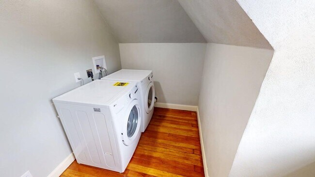 Building Photo - 3517 Magnolia Ave