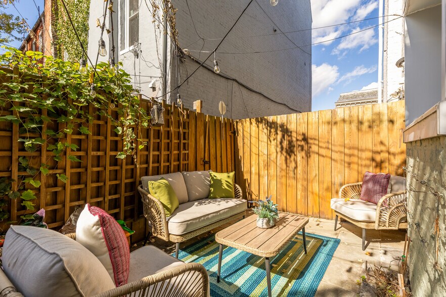 Building Photo - 1934 4th St NW