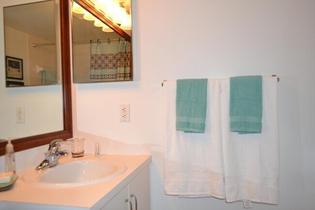 Building Photo - 117 Waterside Dr