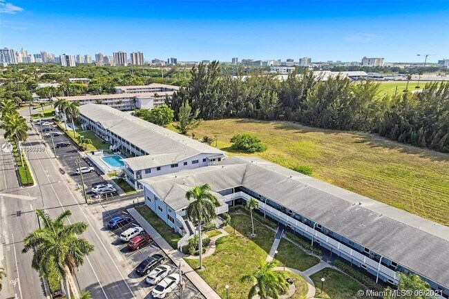 Building Photo - 600 Layne Blvd