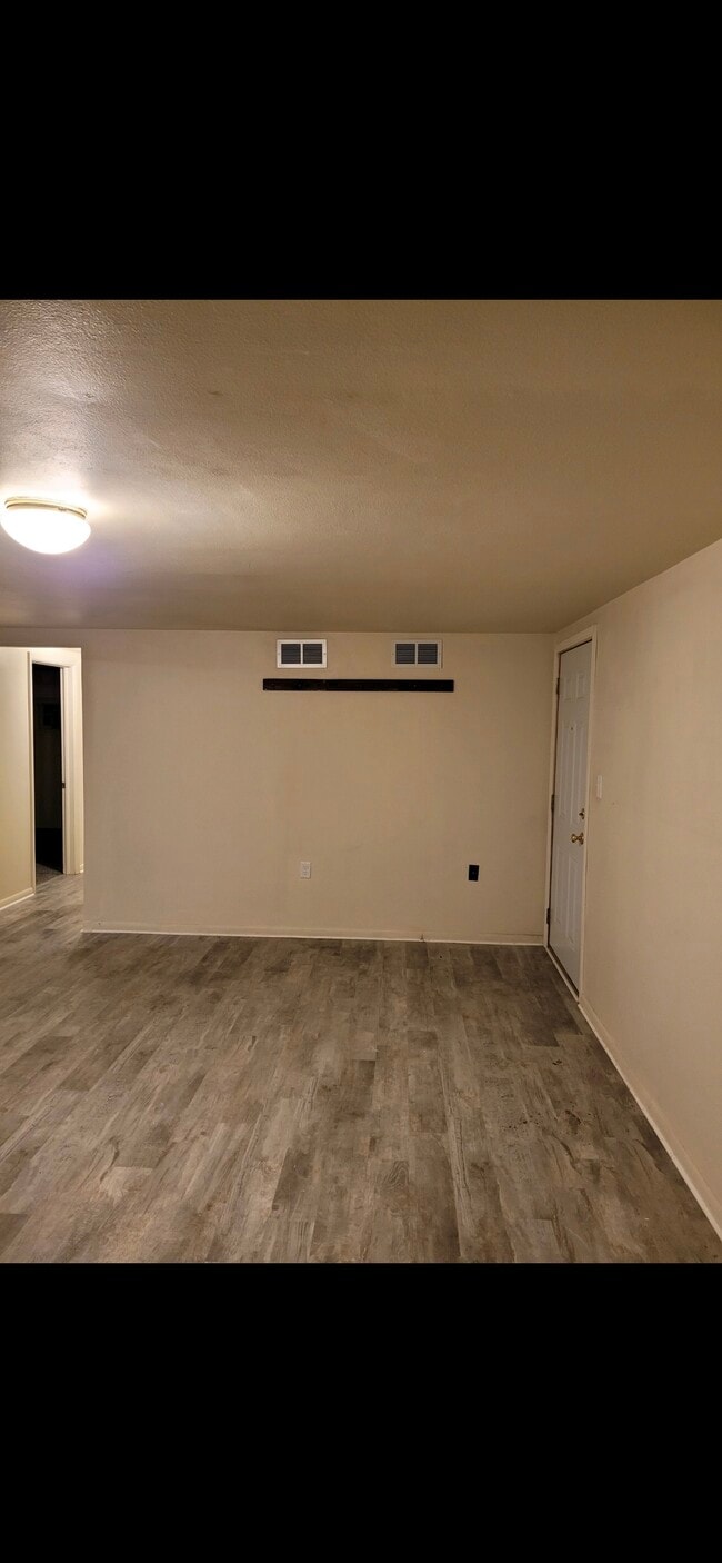 Building Photo - 523 3rd St W