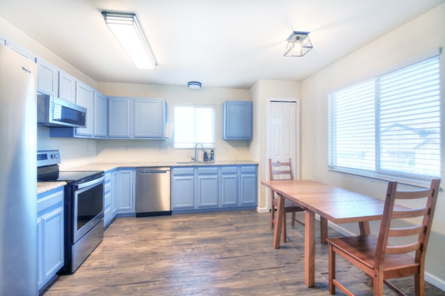 Building Photo - 7259 Coral Ridge Dr