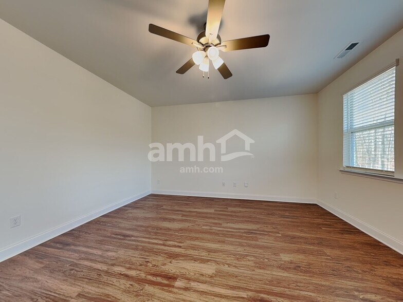 Building Photo - 2133 Laurel Vlg Cir