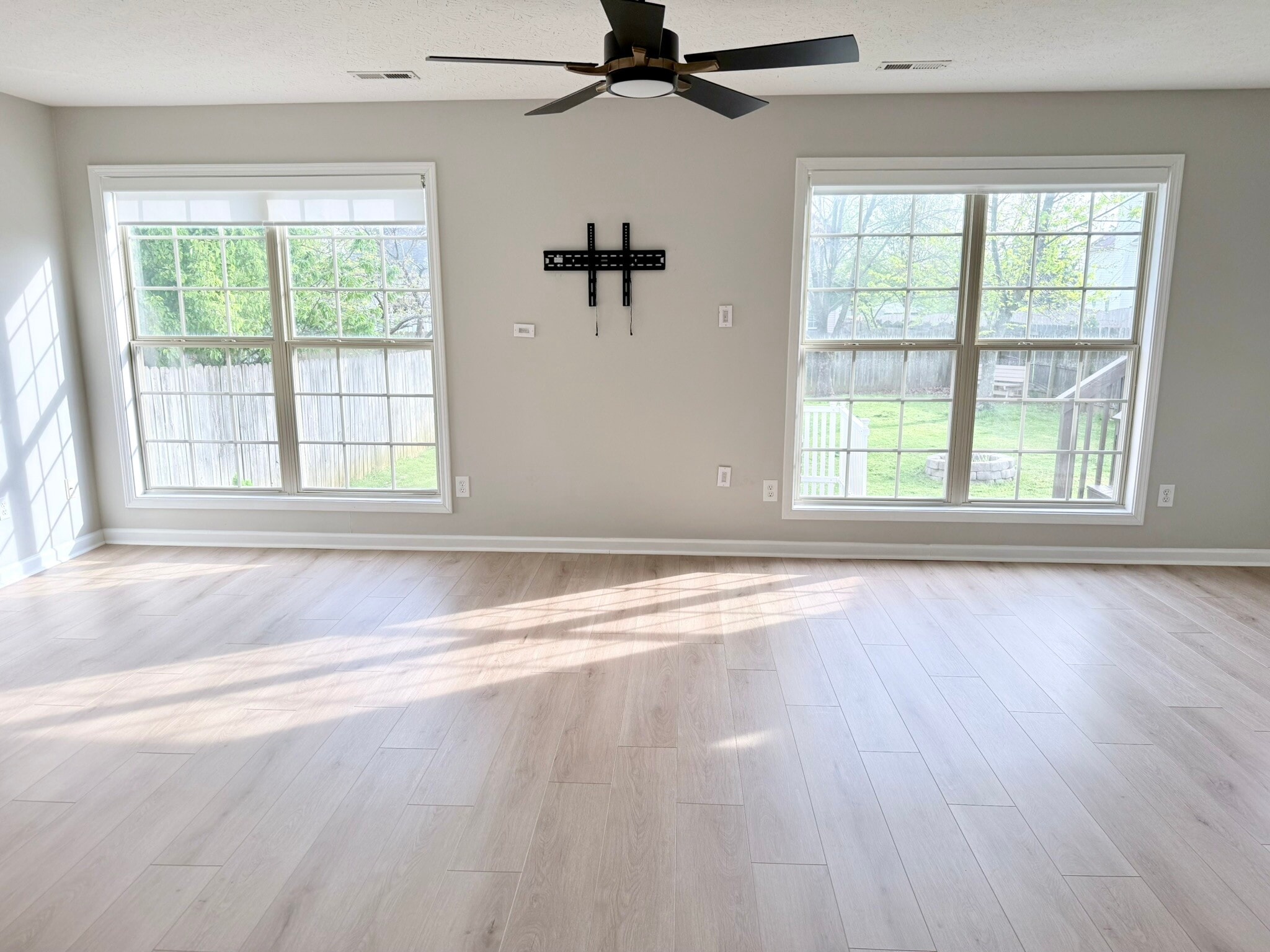 Building Photo - 588 Wellington Gardens Dr