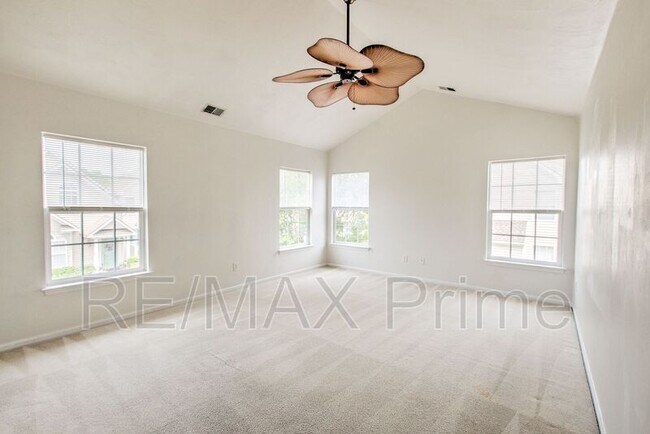 Building Photo - 1560 Wynd Crest Way