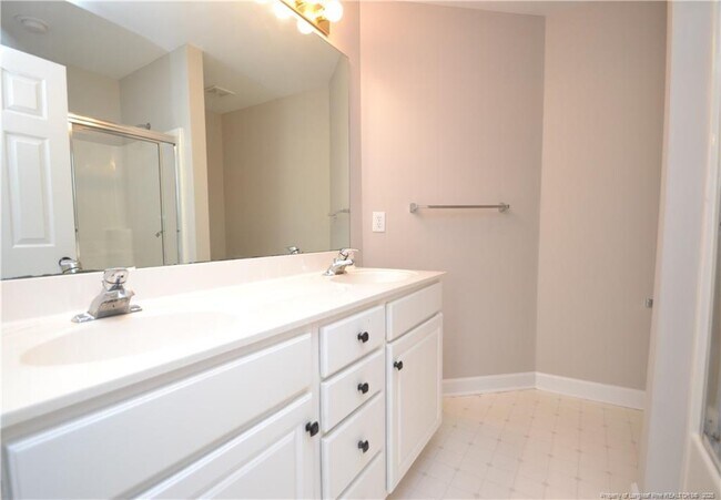 Building Photo - 1507 Poets Glade Dr