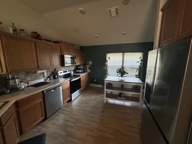 Building Photo - 9835 Olivia St