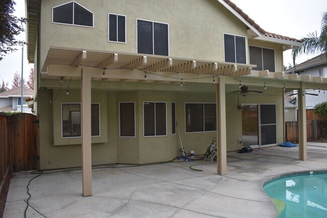 Building Photo - 924 Christy Ct