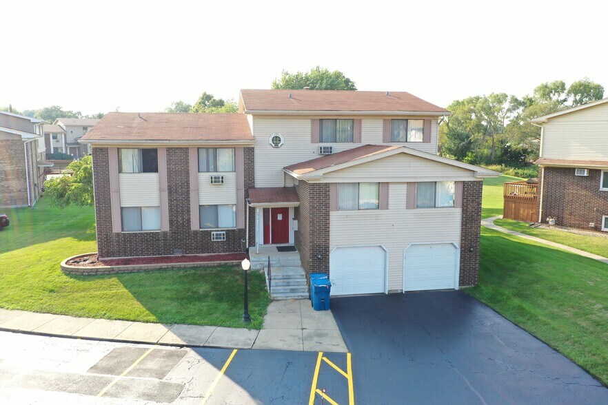 Building Photo - 4974 W 82nd Ct