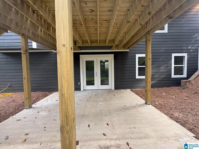 Building Photo - 112 Loyola Cir