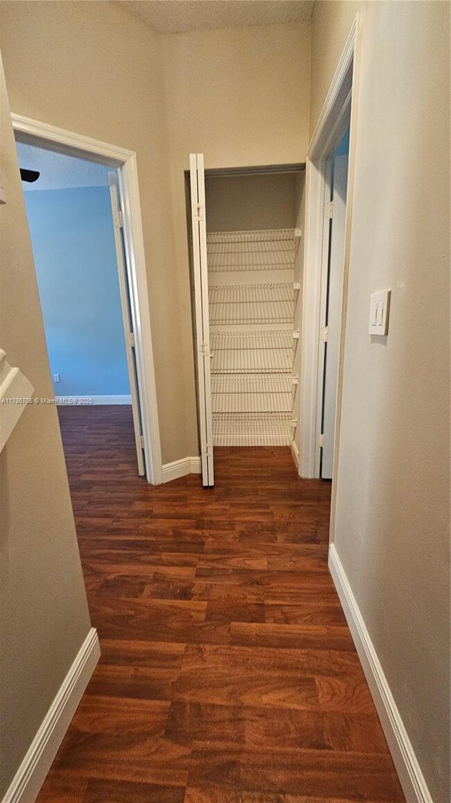 Building Photo - 2255 Anchor Ct
