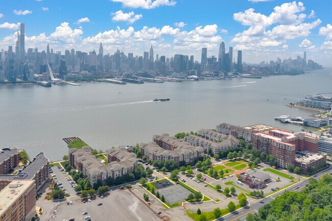 Building Photo - 26 Ave at Port Imperial